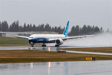 Boeing 777x With Folding Wing Tips Successfully Completed First Flight