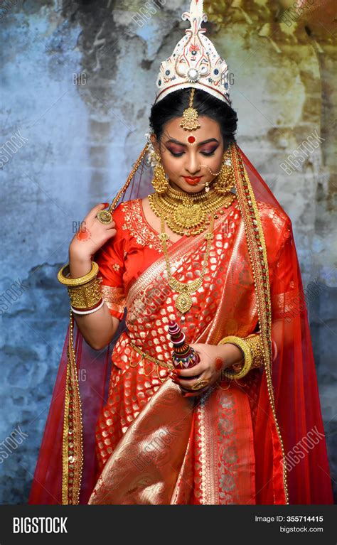 Stunning Indian Bride Image And Photo Free Trial Bigstock