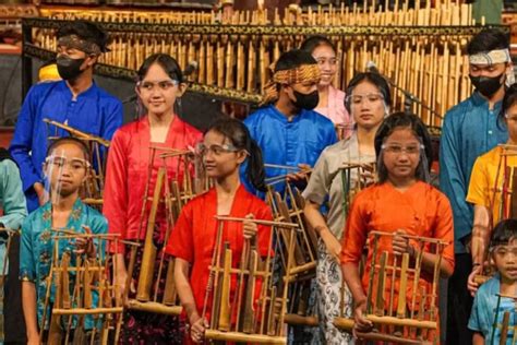 Jadi Ikon Google Doodle Inilah Sejarah Angklung Dan Jenis Jenisnya