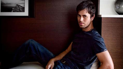 Enrique Iglesias Gets Naked In New Video For Finally Found You Abc News