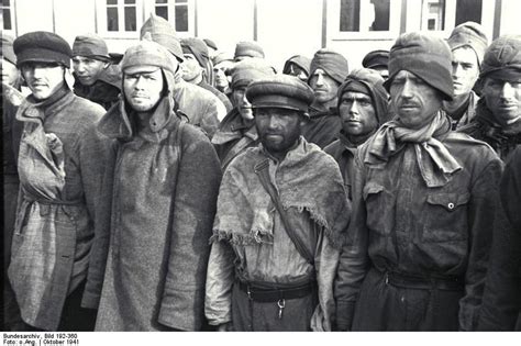 How did they do it? Photo Mauthausen-camp de concentration-soldats russes en ...