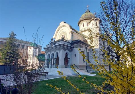 Biserica Adormirea Maicii Domnului recenzii fotografii număr de