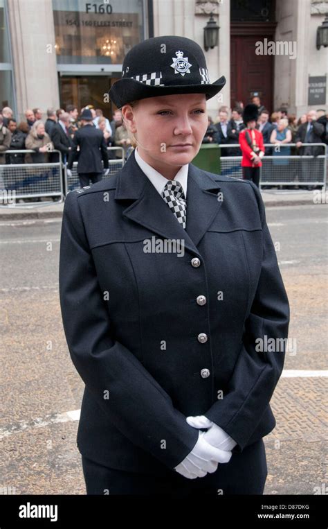 London Police Officer Female Hi Res Stock Photography And Images Alamy