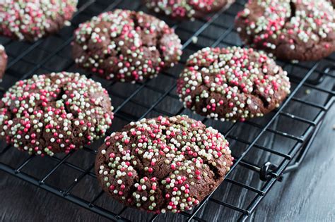 Lined up in a row on a platter, these cute treats are sure to get your guests in the holiday spirit. Chocolate Christmas Crinkle Cookies - Erren's Kitchen