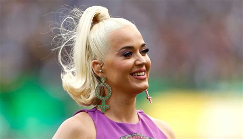 Katy Perry Faces Criticism For Admitting She Wants A Girl