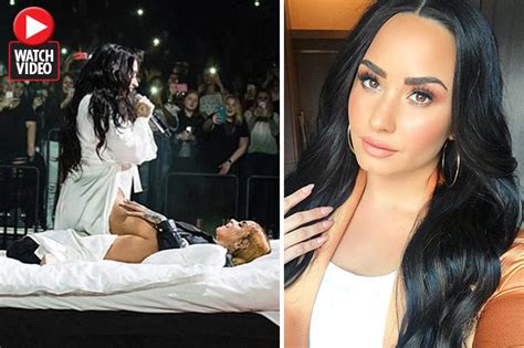Demi Lovato Grinds On Kehlani As Tell Me You Love Me Tour Goes X Rated Daily Star
