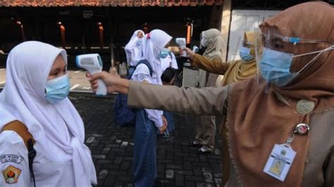 Skb Tiga Menteri Terkait Jilbab Dicabut Orang Tua Murid Non Muslim