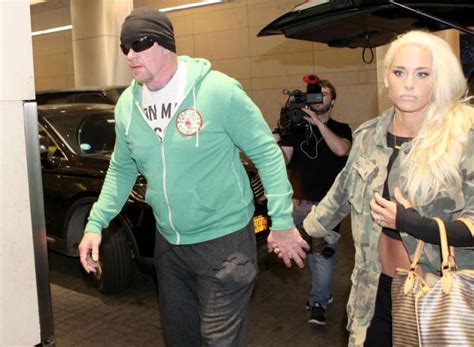 Wwe News Undertakers Wife Michelle Mccool Comments On Recent Photos