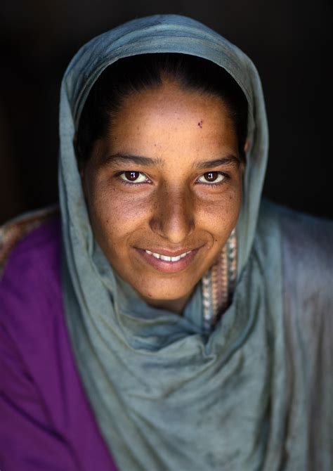 Portrait Of A Kashmiri Veiled Young Woman Jammu And Kashm Flickr