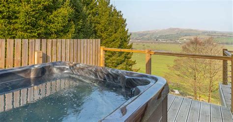 Woodside Lodge 1 With Hot Tub Self Catering Throstle Nest Farm Self Catering