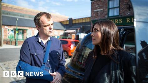 Coronation Street To Screen Sixth Weekly Episode Bbc News