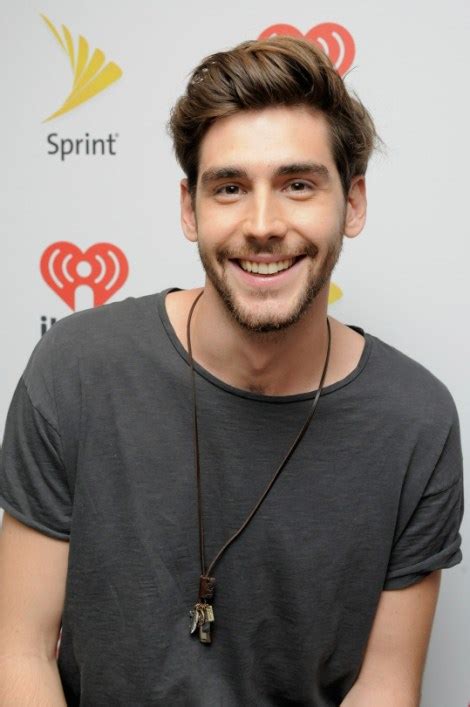 Empezó su carrera musical como parte de la. Loca - (Alvaro Soler) - Acordes