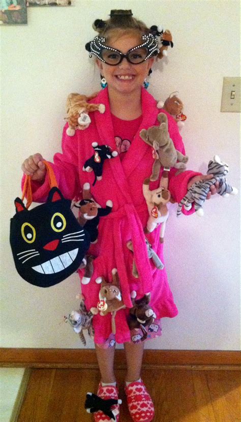 Crazy Cat Lady Halloween 2013 I Saw This In Person Such A Clever