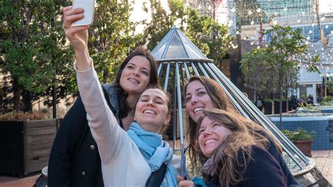 Distanciation Sociale Apple Imagine Les Selfies De Groupe à Distance