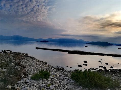 Der strand ist sandig, lang und flach was ideal für kleine kinder und nichtschwimmer ist. Peljesac - Schakale in Kroatien - kunstwut