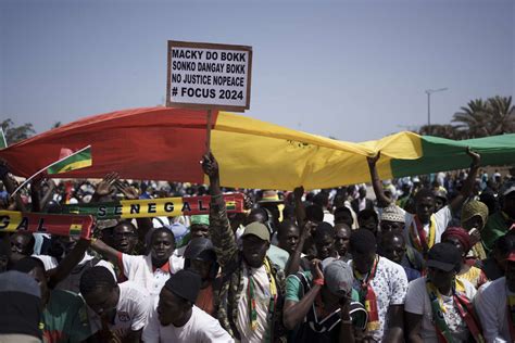 Au Sénégal Démonstration De Force De Lopposition Contre Le Président