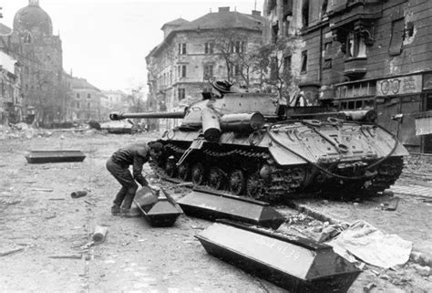 Russian Tanks In Budapest — Encyclopedia Of Safety