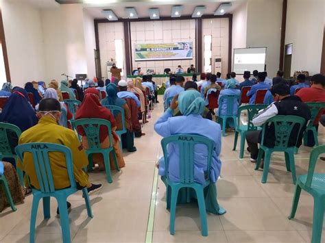 Proses sosialisasi adalah proses belajar, yaitu. RISCOM Hj. Rismayanti, SE: Perda ini adalah payung hukum