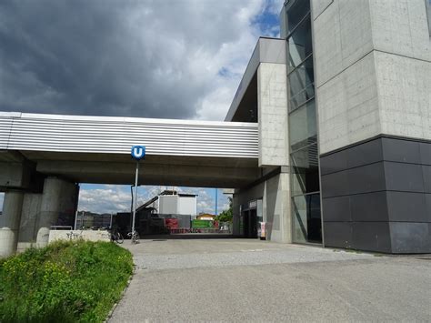 It is located in the donaustadt district. Wien - Brücken - Donaustadtbrücke
