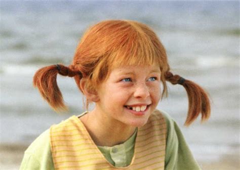 Pippi findet auf ihrem dachboden einen heißluftballon und beschließt, sich mit tommy und annika die welt von oben anzusehen. Tushita-Verlag: Pippi Langstrumpf-Postkarte - TUSHITA ...