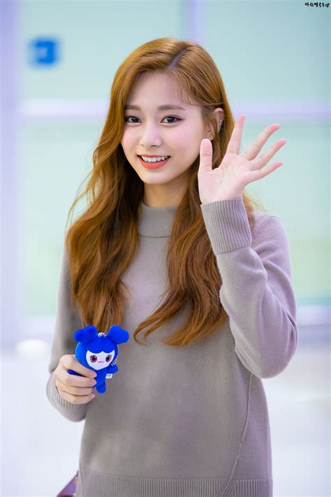 Like or reblog if you save don´t repost and have a nice day!. Tzuyu (Twice) | 韓国ガール, トゥワイス, ツゥイ