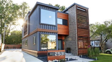 Stylish Shipping Container Home Attracts Tons Of Attention