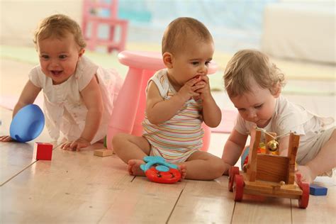 Survival Tips For A First Birthday Party Parents
