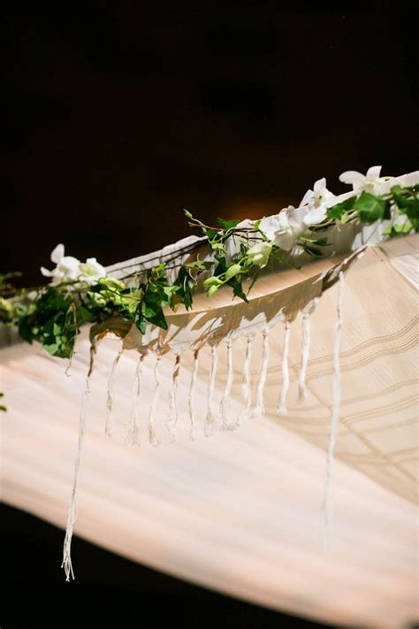 gatsby inspired jewish wedding with purple and gold décor in new york jewish wedding wedding