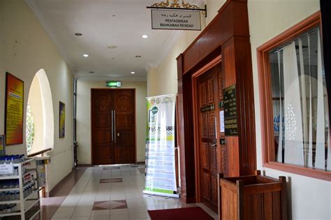 Jabatan kehakiman syariah malaysia merupakan agensi kerajaan persekutuan di malaysia yang bertanggungjawab menyeragamkan hal ehwal pentadbiran mahkamah syariah dan kehakiman syariah di malaysia. Jabatan Kehakiman Syariah Perak: Alamat