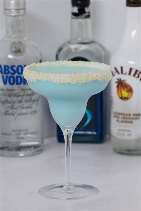 Strain into a glass, with a shot of. Martina Made With Malibu Rum : Malibu Mango Rum Liqueur ...