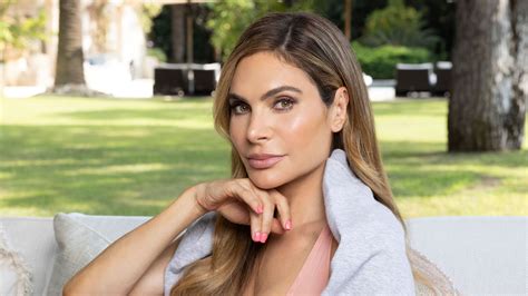 ayda field williams talks body confidence and being vulnerable with husband robbie after
