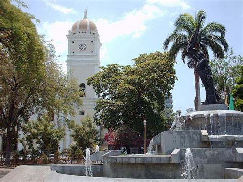 Plaza Atanasio Girardot En Maracay