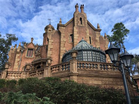 The Haunted Mansion Disneyland Disney Wiki Fandom Pow
