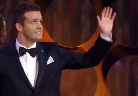 Fake Jim Carrey Showered With Confetti At Czech Awards Ceremony