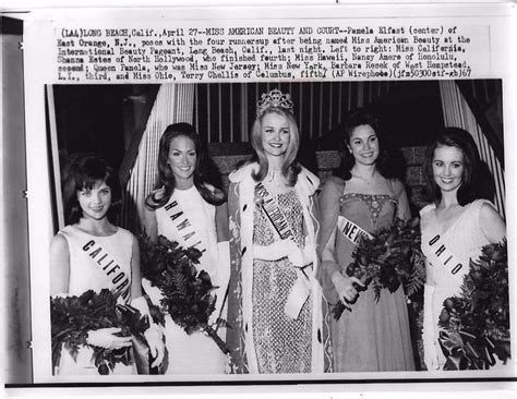 1967 Press Photo Miss Us International Beauty Pageant Winner And Court