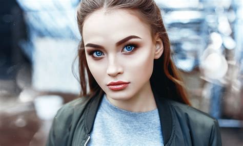 Girl Blue Eyes Woman Stare Face Model Wallpaper Coolwallpapers Me