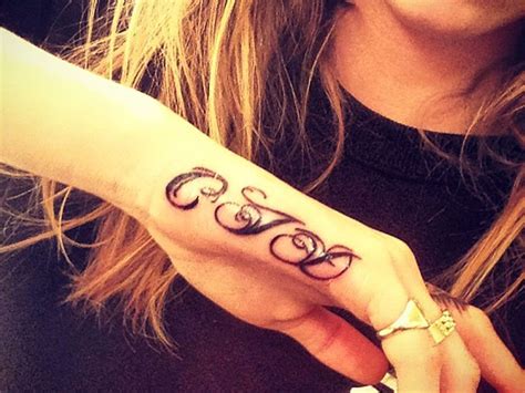 Secret Behind Cara Delevingne And Her Tattoo