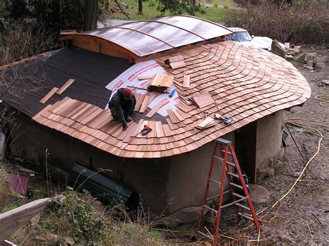Overall, higher prices are also dictated by the fact that installation is more complex than asphalt roofs and is therefore more expensive. Cedar Shingles & Shakes Roofing Costs, Plus Pros & Cons in 2021