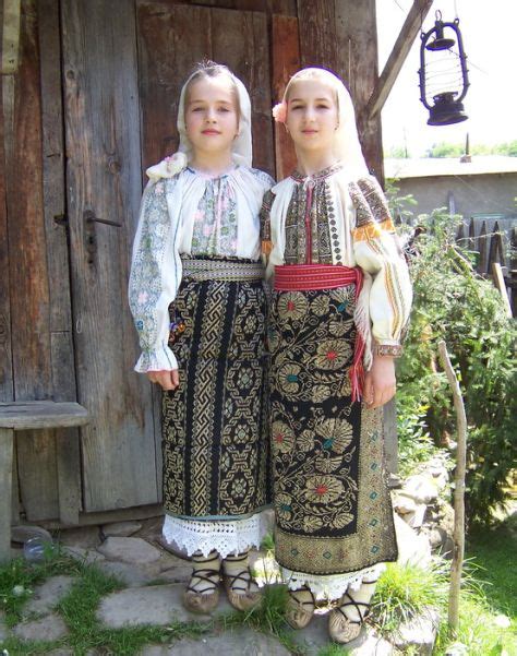 Romanian Men Women Wedding Romanians National Costumes Traditions