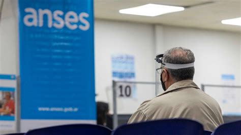 No deberán hacer ningún trámite adicional para acceder al beneficio. Jubilados ANSES: calendario de pago diciembre 2020