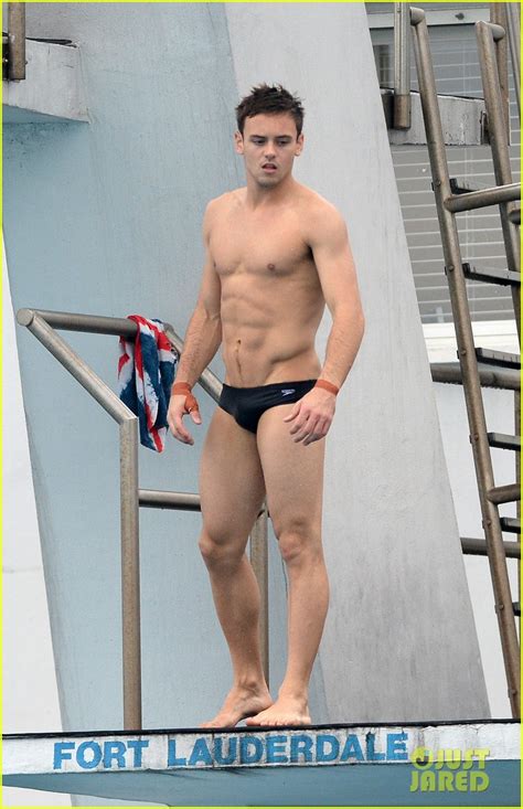 Tom Daley Bares His Crazy Abs During Diving Practice Photo 3485364