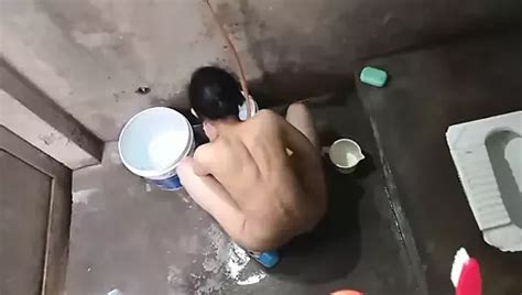 Chhoti Behen Ko Puri Nangi Hokr Nahate Dekha Full Desi Village Girl Bathroom Video Xhamster