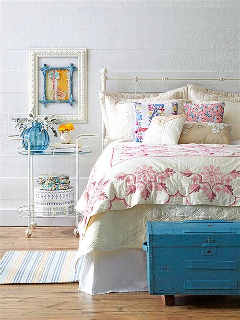 The bedroom is particularly important to don't hesitate to invest more in this element. Vintage Bedroom Ideas