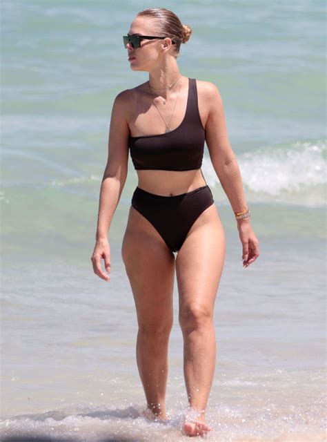 Bianca Elouise In Bikini On The Beach In Miami Hawtcelebs