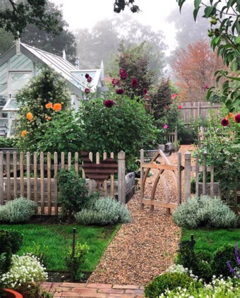 An Australian Home And Garden Full Of Country Cottage Charm Decorafit