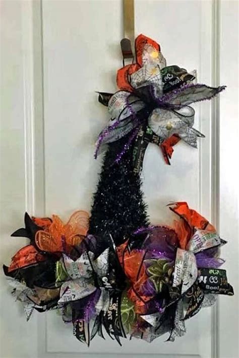 How To Make A Dollar Tree Halloween Wreath Gail S Blog