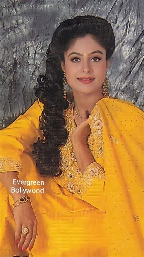 Ayesha Jhulka Retro Bollywood Hindi Film Akshay Kumar Indian Actresses Evergreen