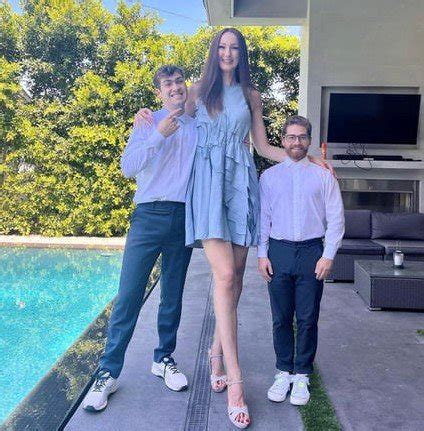 Ekaterina Lisina Is The Woman With Longest Legs In The World Pakistan Post