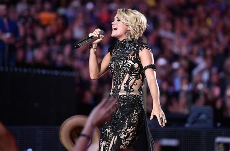 Carrie Underwood Glams Up Gridiron In New Sunday Night Football Intro