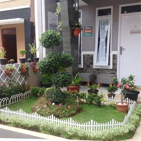 Berikut inspirasi desain taman rumah minimalis untuk lahan kecil agar tampak maksimal versi casa indonesia tips dari casa indonesia: 30 Desain Taman Dalam Rumah Segar Cantik dan Eksotis